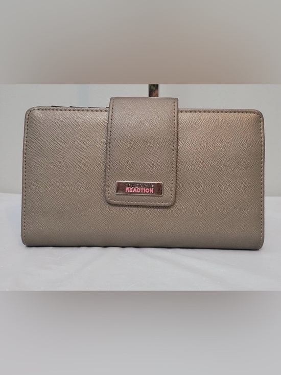 Kenneth Cole Handbags - Kenneth Cole Reaction RFID Women's Wallet Taupe